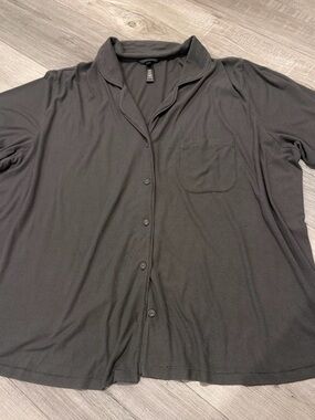 SKIMS Women’s Button-Up pajama Short-Sleeve Shirt